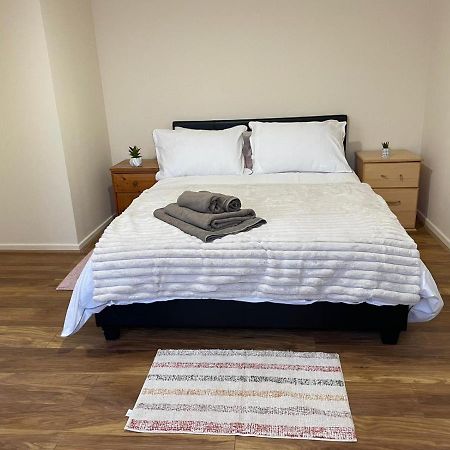 Single And Doubles Rooms Close To Central 런던 외부 사진