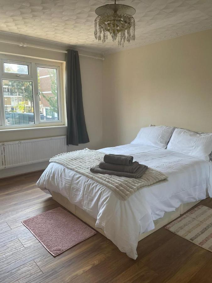 Single And Doubles Rooms Close To Central 런던 외부 사진