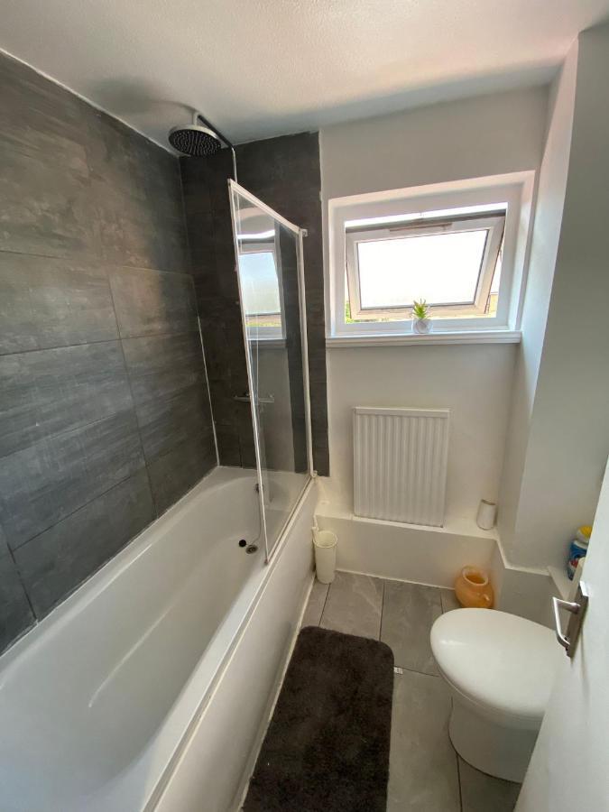 Single And Doubles Rooms Close To Central 런던 외부 사진