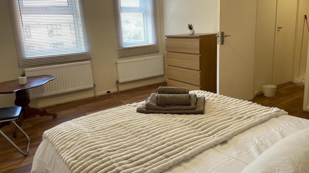Single And Doubles Rooms Close To Central 런던 외부 사진