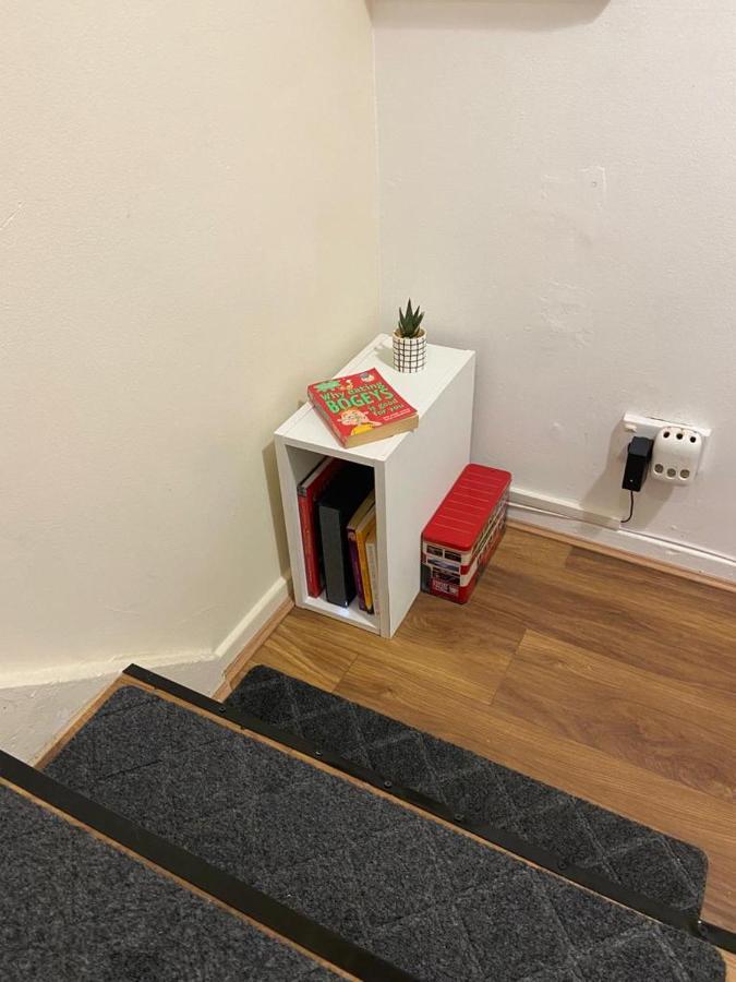 Single And Doubles Rooms Close To Central 런던 외부 사진