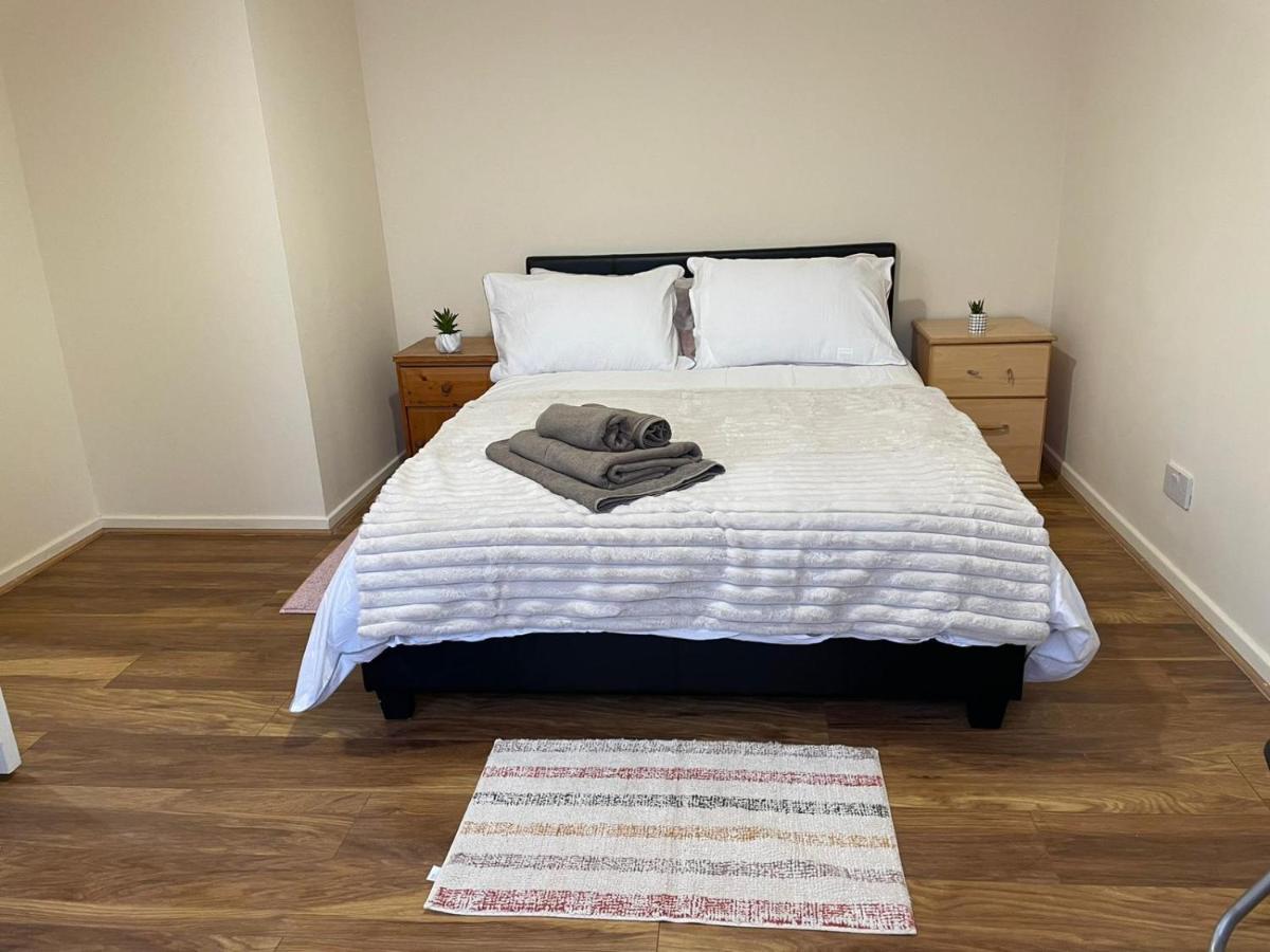 Single And Doubles Rooms Close To Central 런던 외부 사진