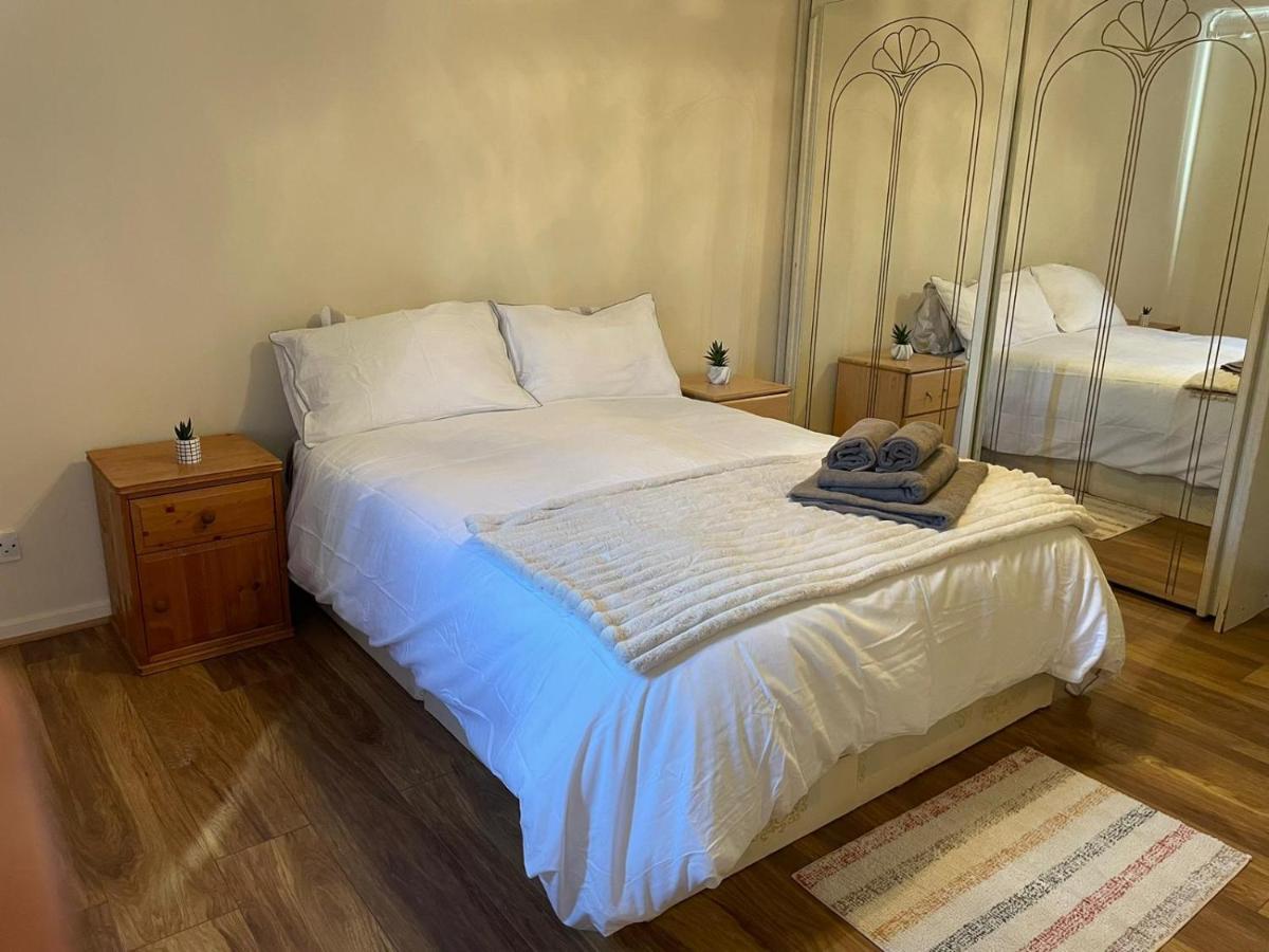 Single And Doubles Rooms Close To Central 런던 외부 사진